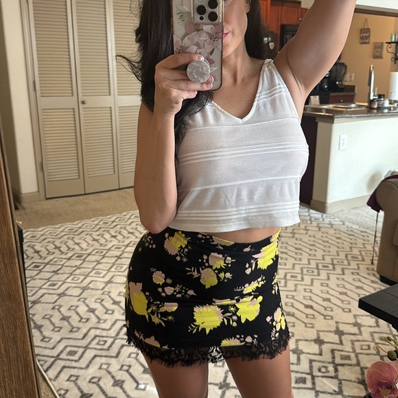 Topshop Black Floral Print Mini Skirt US4 UK8 from ASOS - Picture 2 of 7